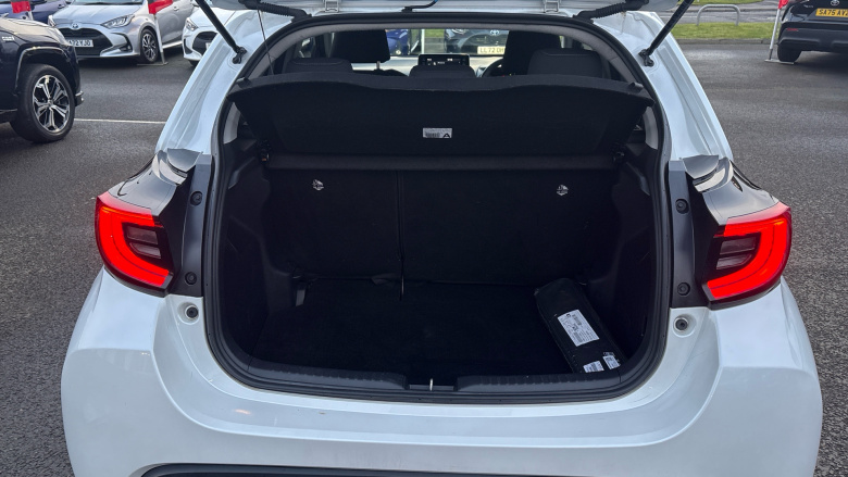 Toyota Yaris 1.5 Hybrid Design 5dr CVT Hybrid Hatchback